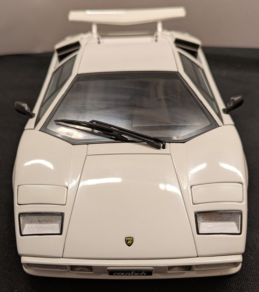 AUTOart 1/18 MILLENNIUM LAMBORGHINI COUNTACH 5000S WHITE 74532