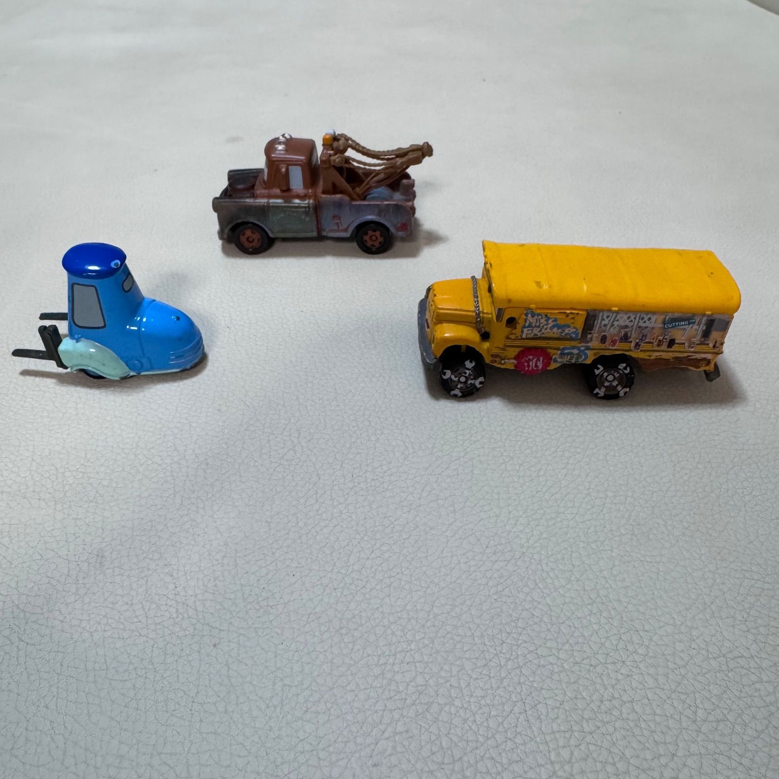 ディズニーピクサー　カーズ トミカ　まとめ売り ディズニー ピクサー カーズ トミカ 3台 まとめ売り - メルカリ
