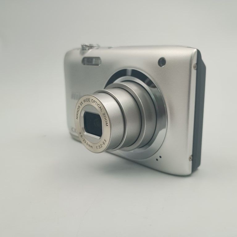 Nikon COOLPIX A100 Silver コンパクトデジタルカメラ - メルカリ