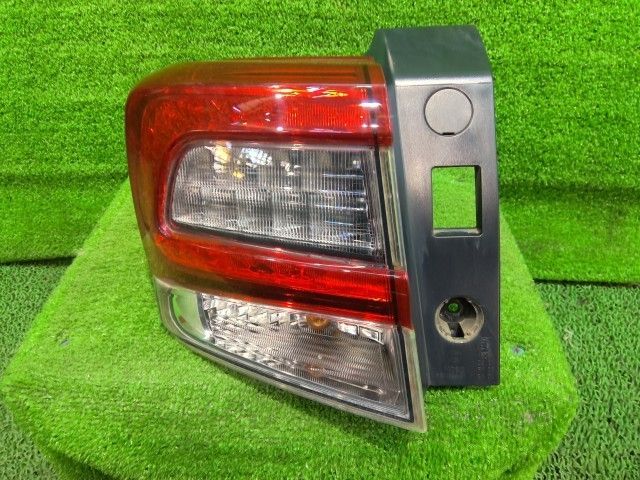 スバル XV XV 5AA-GTE SUBARU 左ヘッドランプ 84913-FL493 コイト