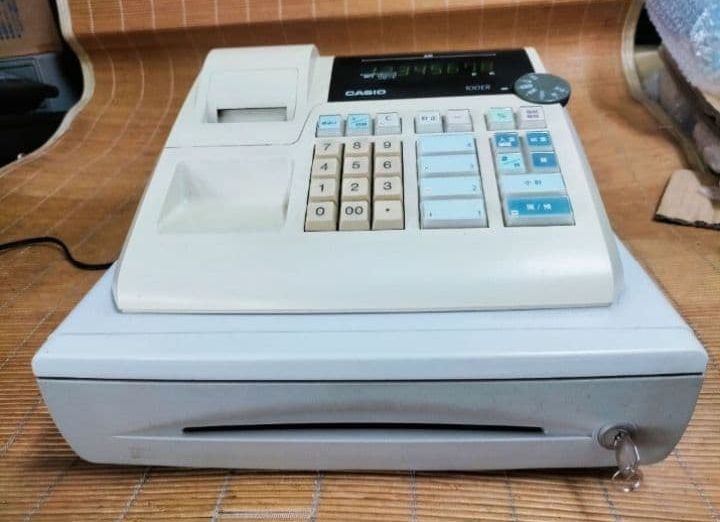 カシオレジスター　100ER　簡単便利特殊　送料込　077210 Amazon.co.jp: 電子レジスター(4部門) 100ER : 文房具・オフィス用品