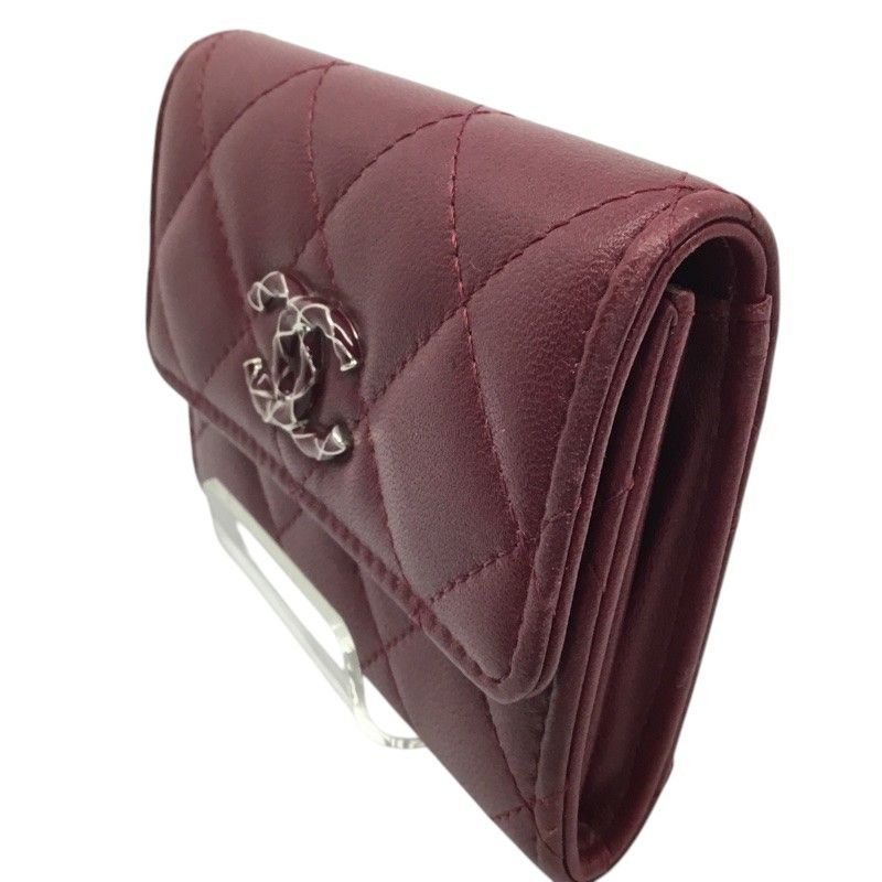 CHANEL 二つ折り財布 ワインレッド CHANEL 二つ折り財布 ワインレッド レディース