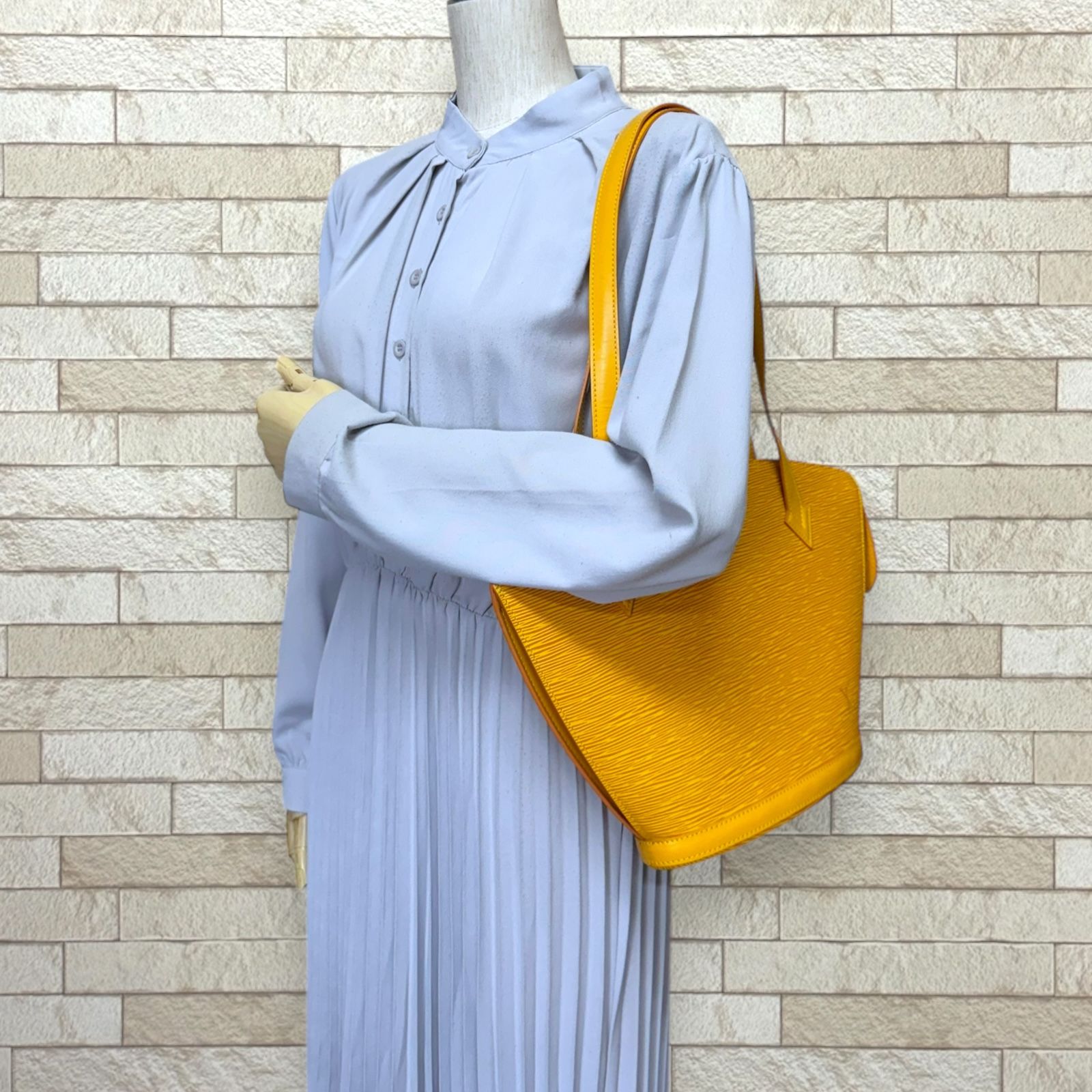 ルイヴィトン サンジャック エピ ショルダーバッグ エピレザー M52339