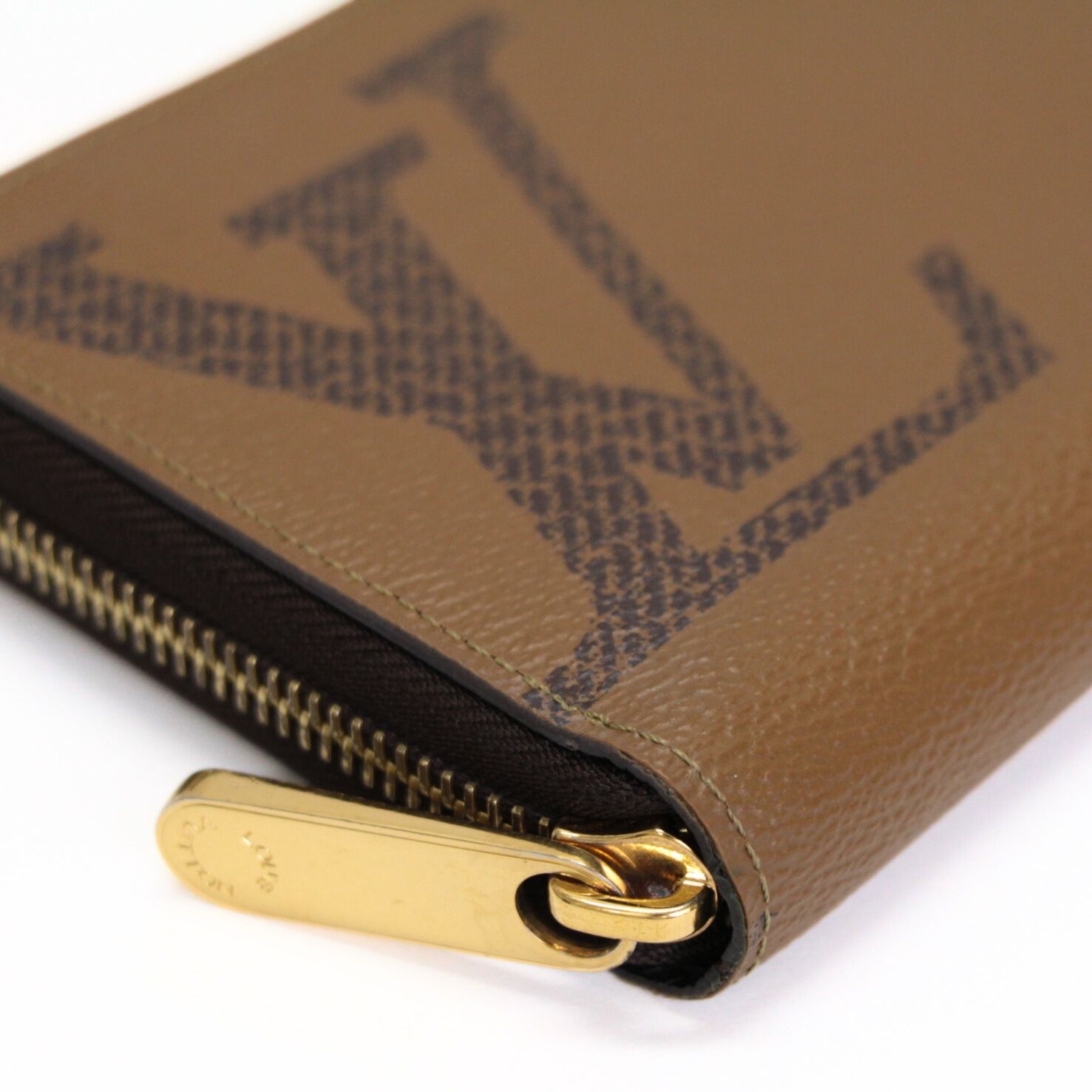 ルイヴィトン LOUIS VUITTON ジッピーウォレット ラウンドファスナー長