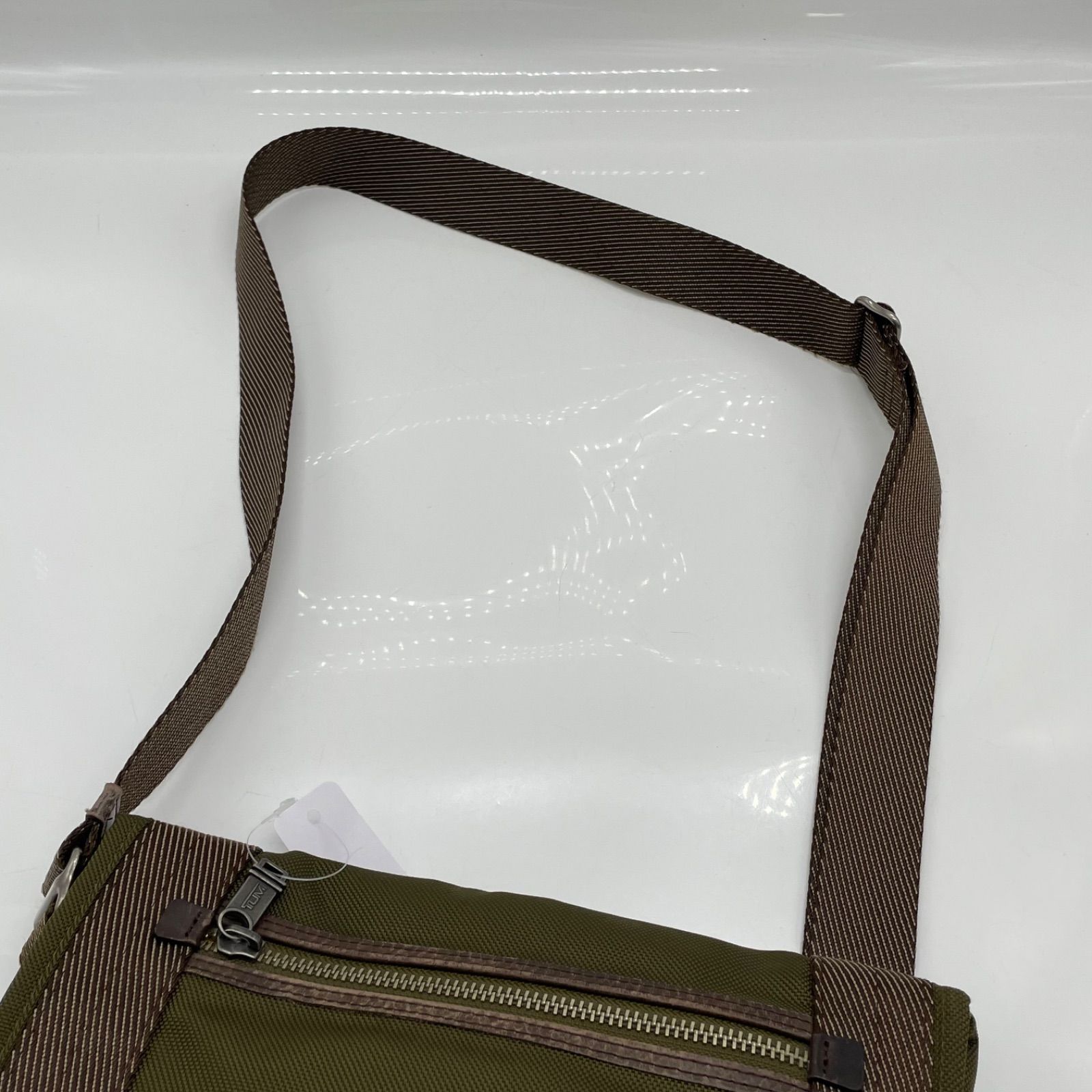 BN7225□TUMI トゥミ ショルダーバッグ カーキ 223710LH - メルカリ