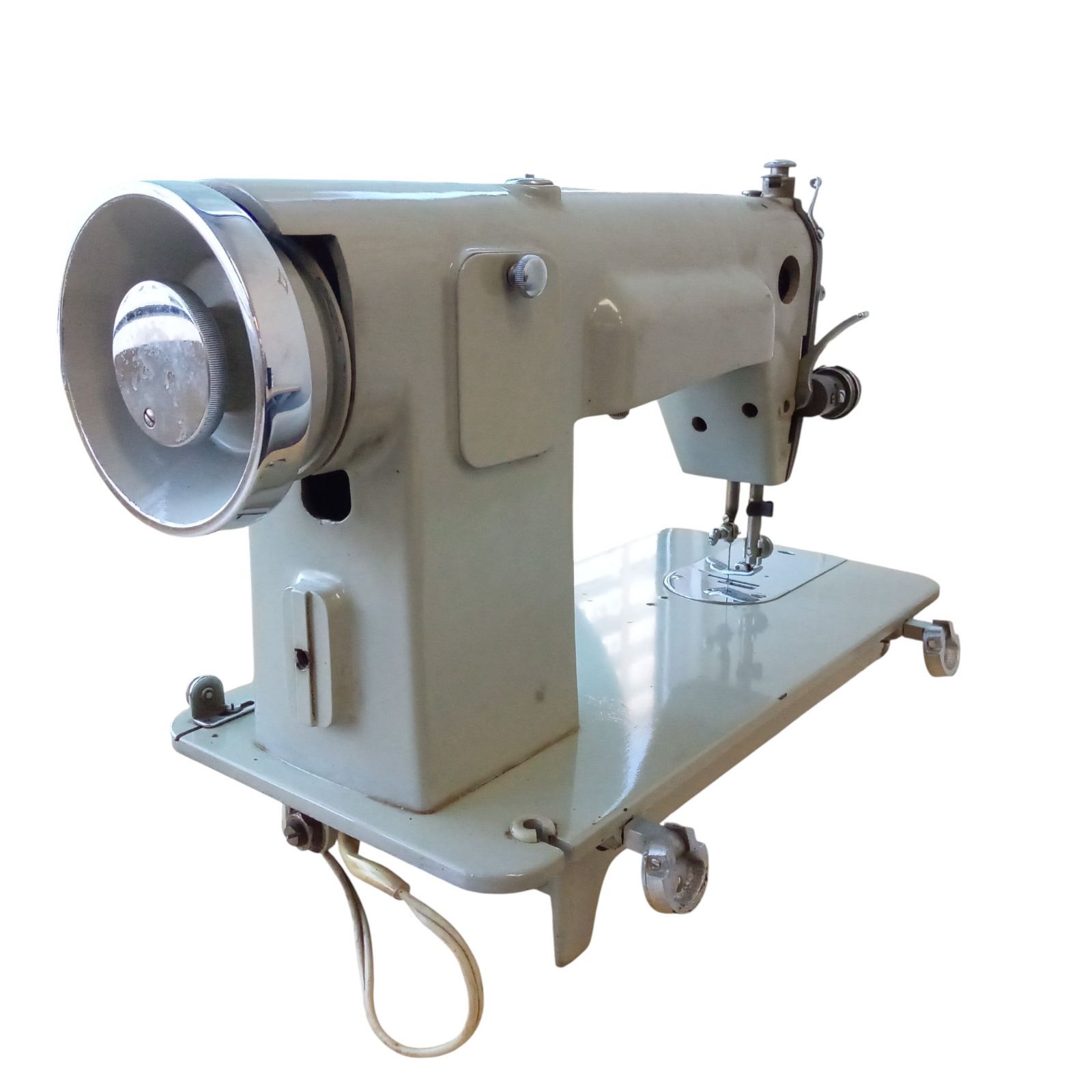 レトロ 足踏みミシン BROTHER ブラザー ミシン です。 レトロなBrotherの足踏みミシン