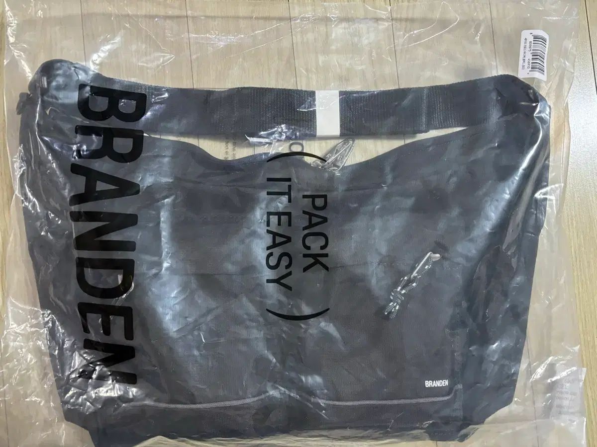 ブランドン セーフ クロスボディーバッグ large