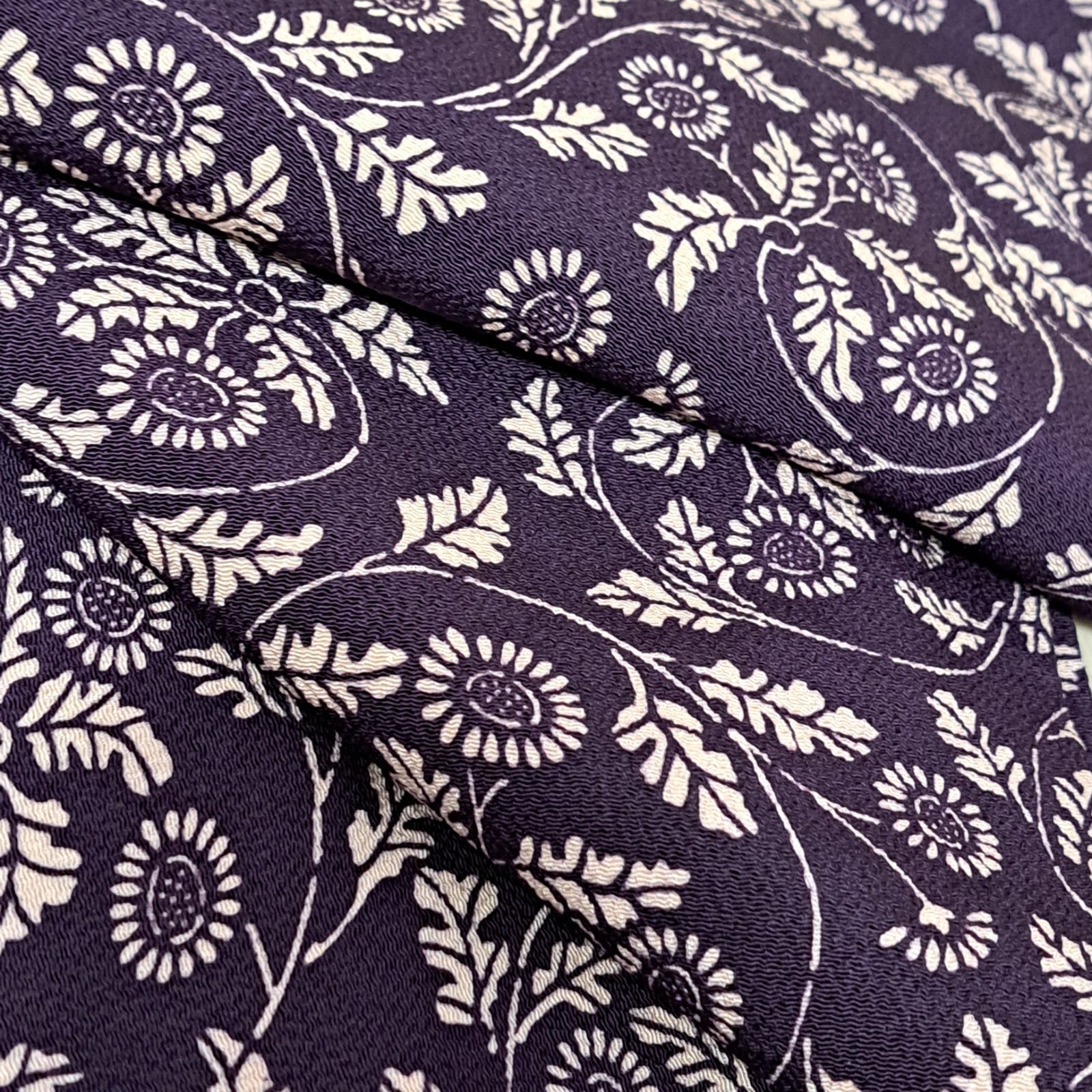 小紋】裄65.5 身丈158 袖49 正絹 袷 濃い紫地に雛菊の様な文様 や18S10