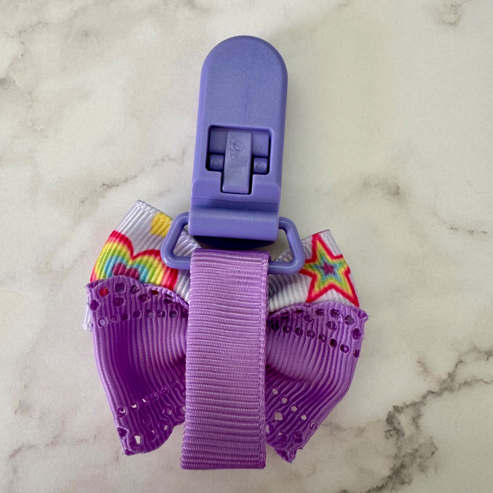 服に穴が開かない！名札クリップ リボン 女の子 レインボー ハート