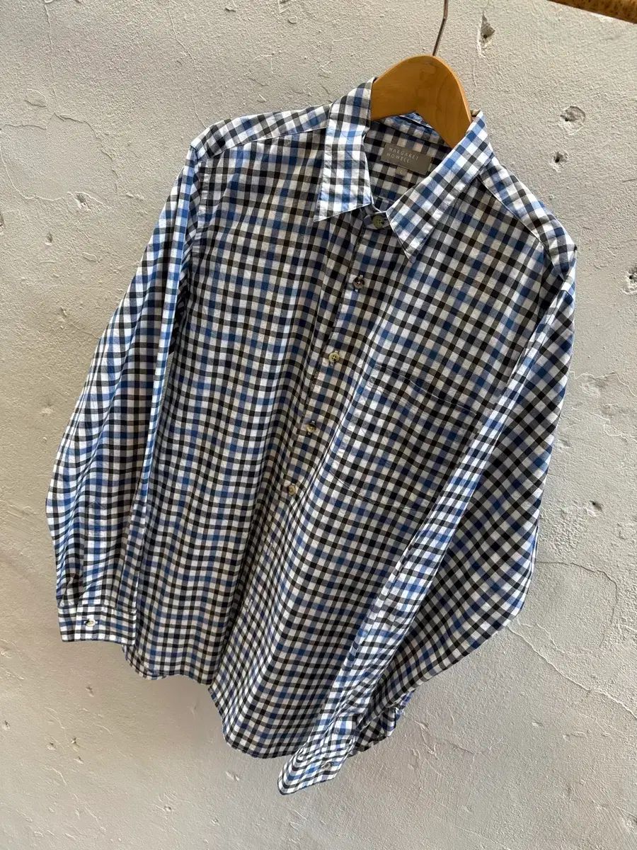 美品 マーガレットハウエル メンズ Lサイズ 長袖シャツ 秋冬 チェック柄 黒白 美品 マーガレットハウエル メンズ Lサイズ 長袖シャツ 秋冬 チェック