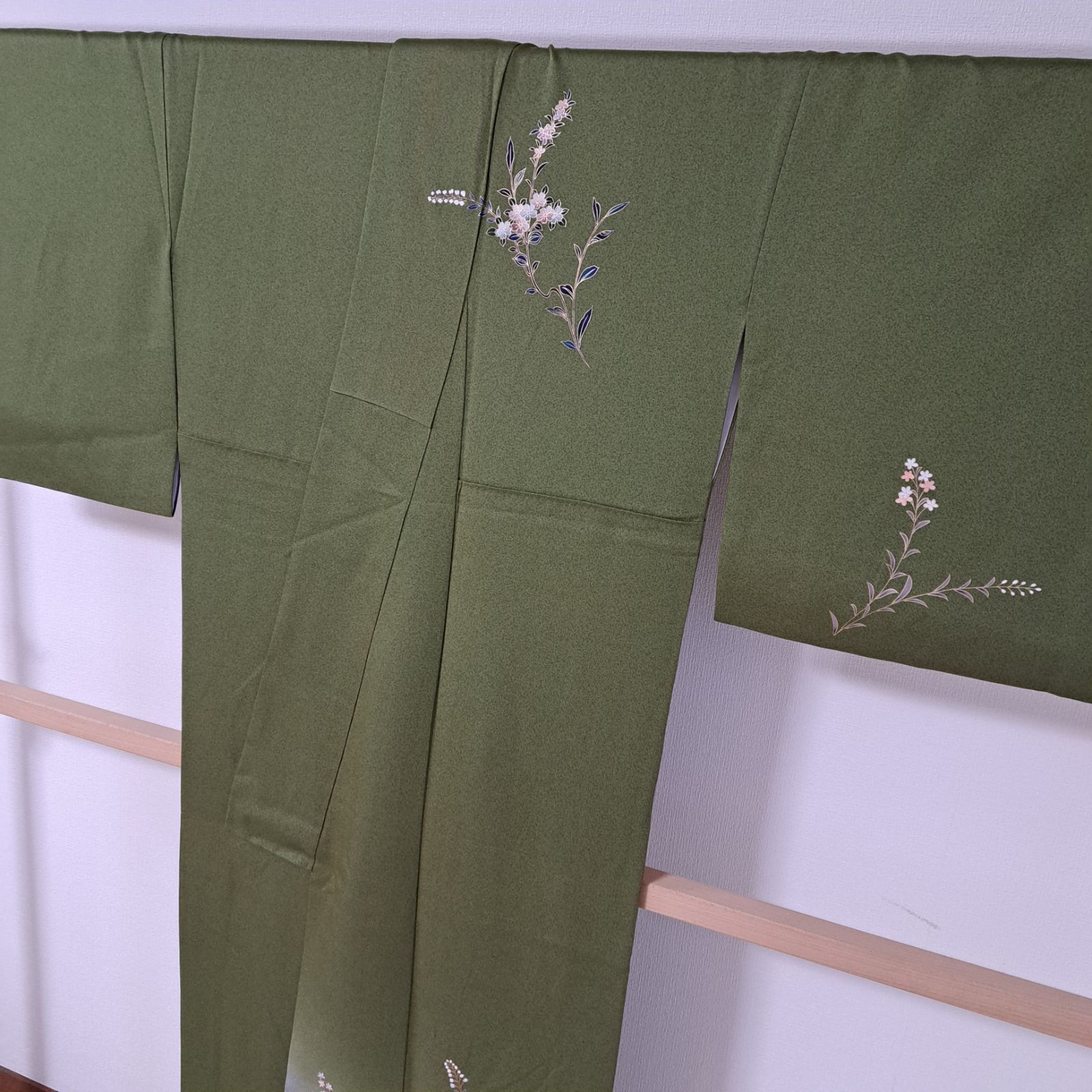 正絹　上質な訪問着　袷　裄69 訪問着】裄69 身丈168 袖49 正絹 袷 深いグリーン地に扇面と春秋の花々