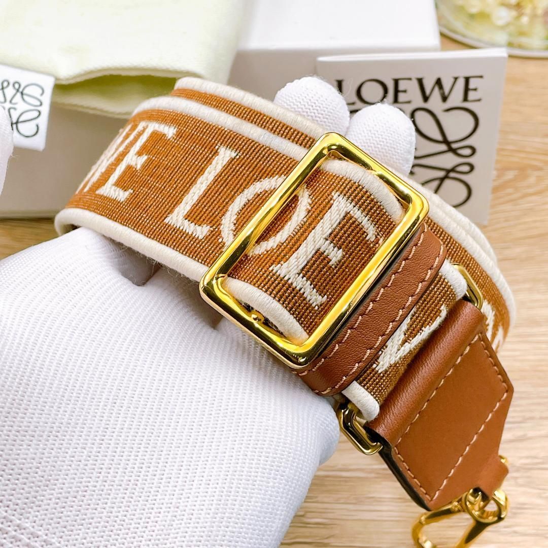 LOEWE ロエベ ショルダーストラップ アナグラム　ブラウン　ゴールド金具 ロエベ LOEWE ロゴ アナグラム ショルダーストラップ ブラウン