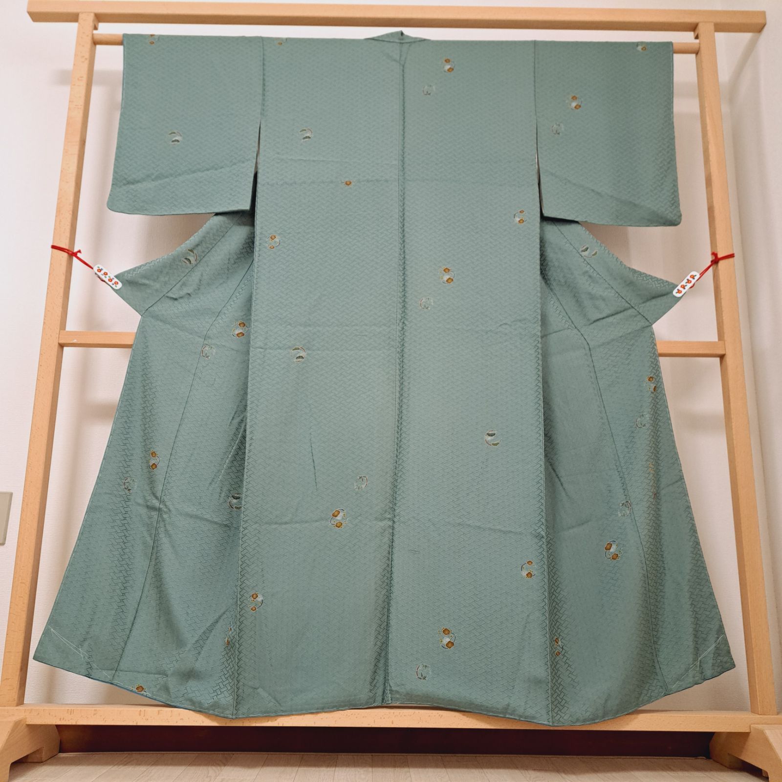 【小紋】正絹　裄長め　都会的&洒落感満載 飛び柄小紋】裄66.5 身丈155 袖48.5 ゆったりサイズ！ 正絹 袷 作家物