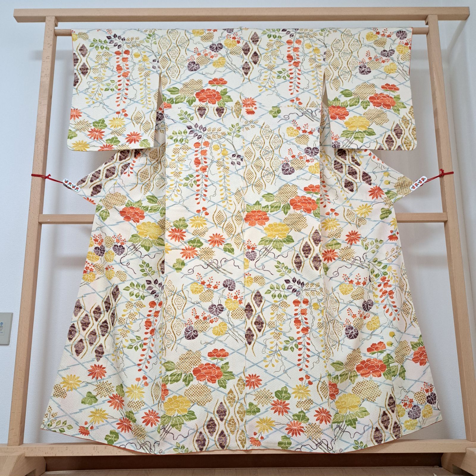 小紋】裄67 身丈158 袖53 正絹 袷 紗綾形地紋入りアイボリー地に