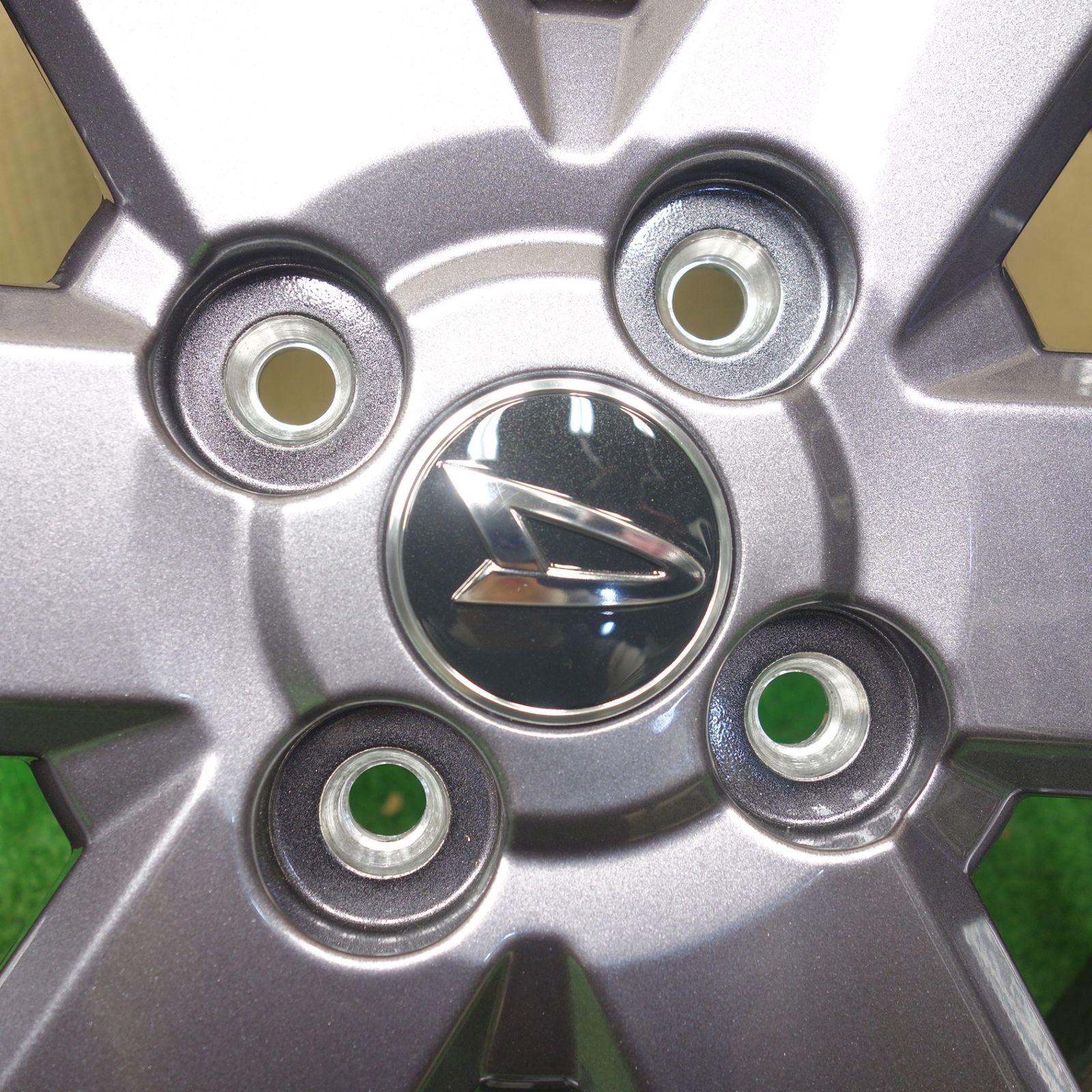 送料無料] 新車外し☆ダイハツ タフト Gターボ 純正 ホイール 15インチ