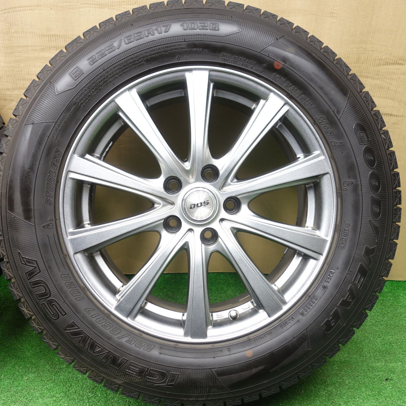 バリ溝！キレイ！ほぼ10分☆スタッドレス 225/65R17 グッドイヤー