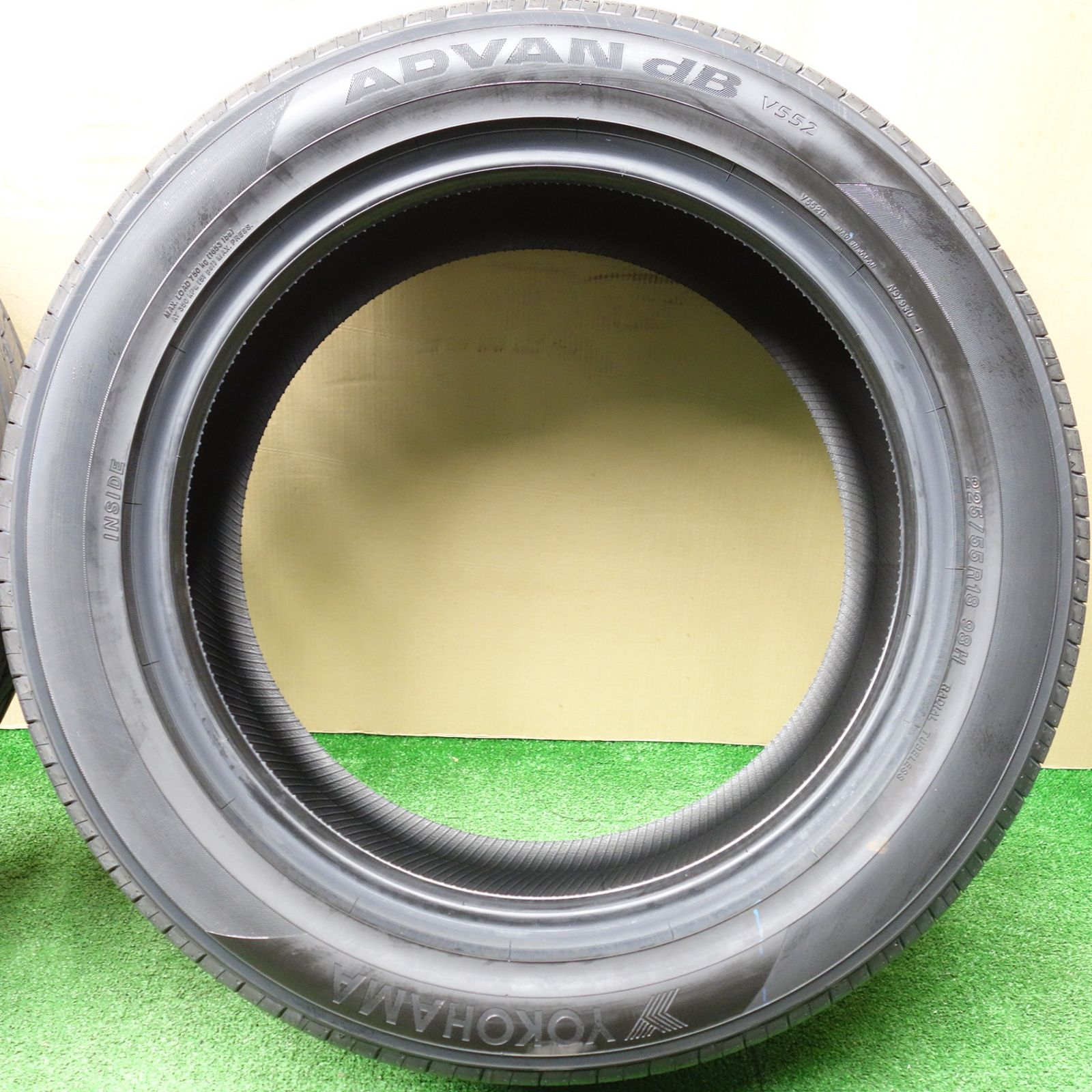 新車外し！25年☆225/55R18 ヨコハマ アドバン dB V552 タイヤ 18