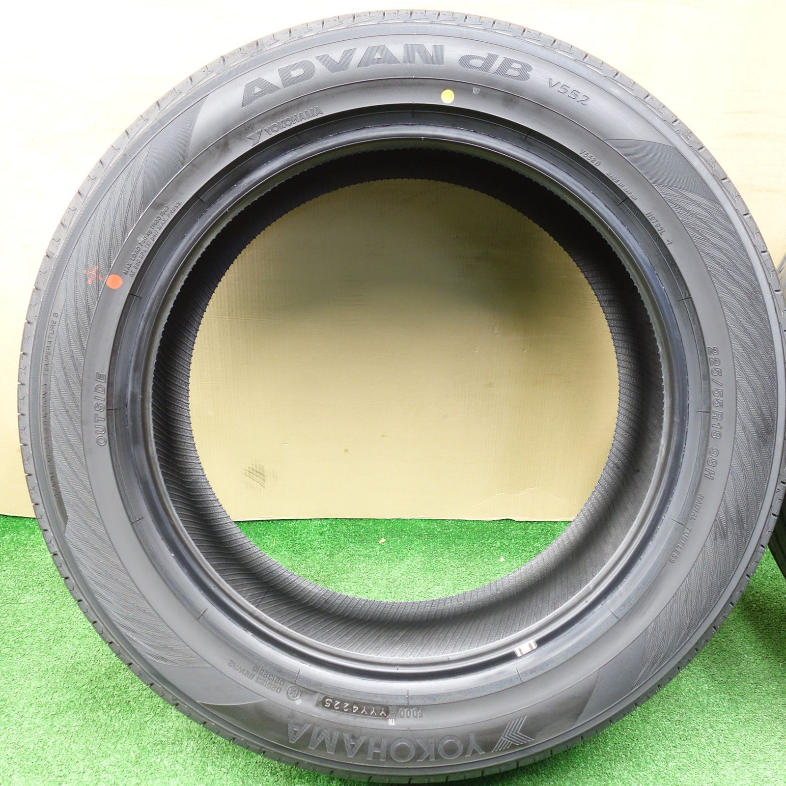 新車外し！25年☆225/55R18 ヨコハマ アドバン dB V552 タイヤ 18