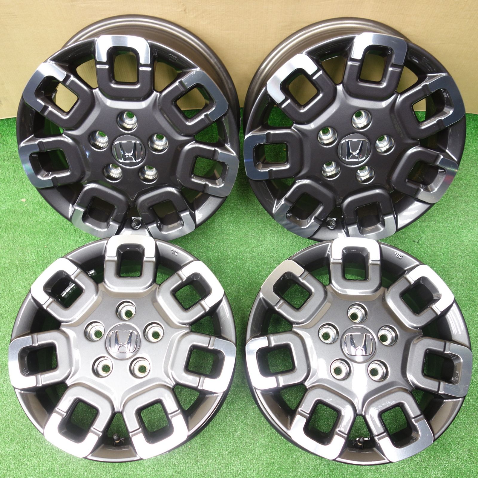 フリード クロスター ホイール 4本 新車外し 新品未使用 発送は個別の着払い‼️ フリード クロスター ホイール 4本 新車外し 新品未使用 発送は個別の