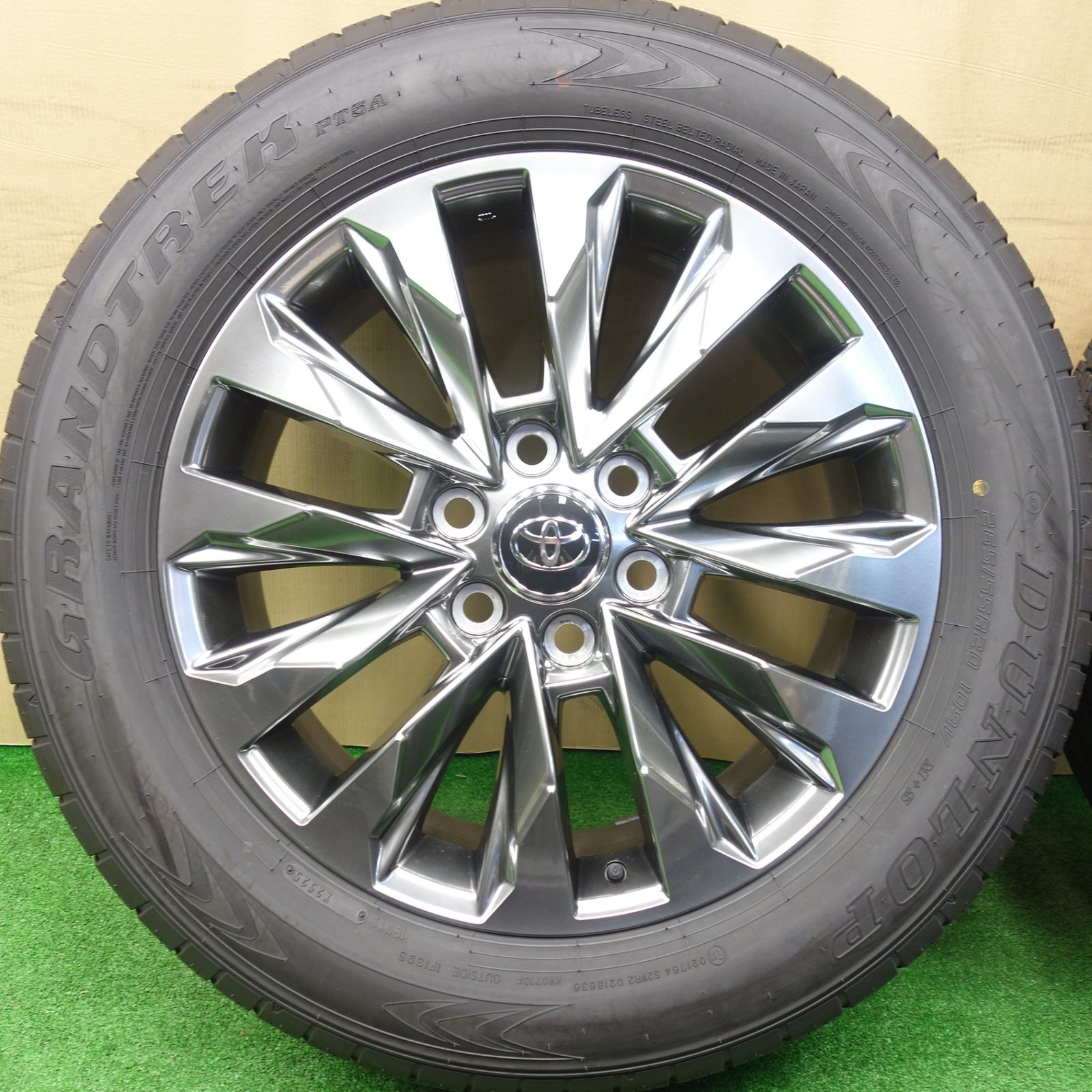 新車外し！25年☆トヨタ ランクル 300 ZX 純正 265/55R20 ダンロップ