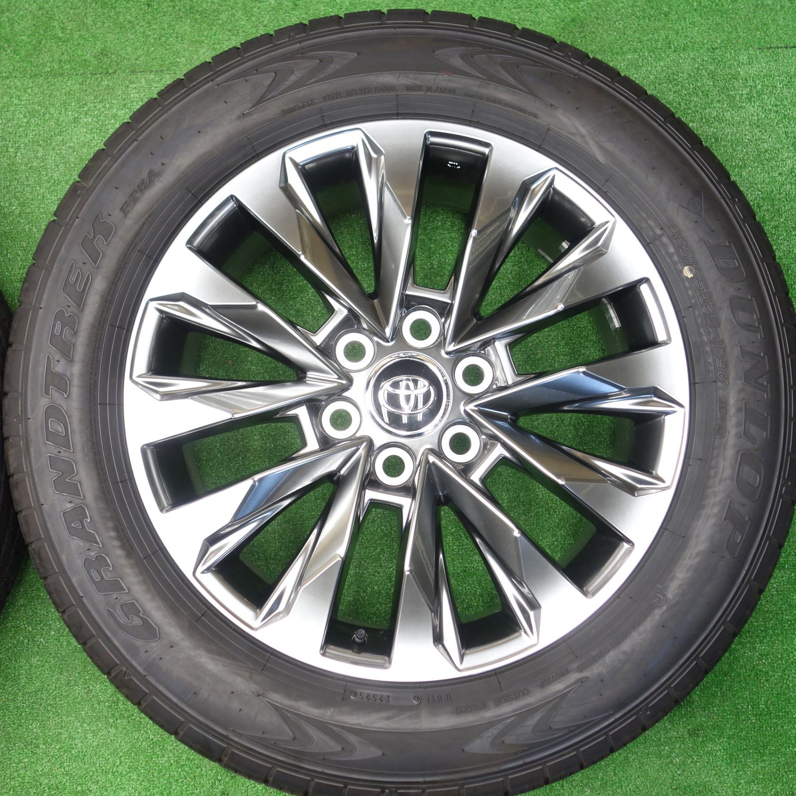 新車外し！25年☆トヨタ ランクル 300 ZX 純正 265/55R20 ダンロップ