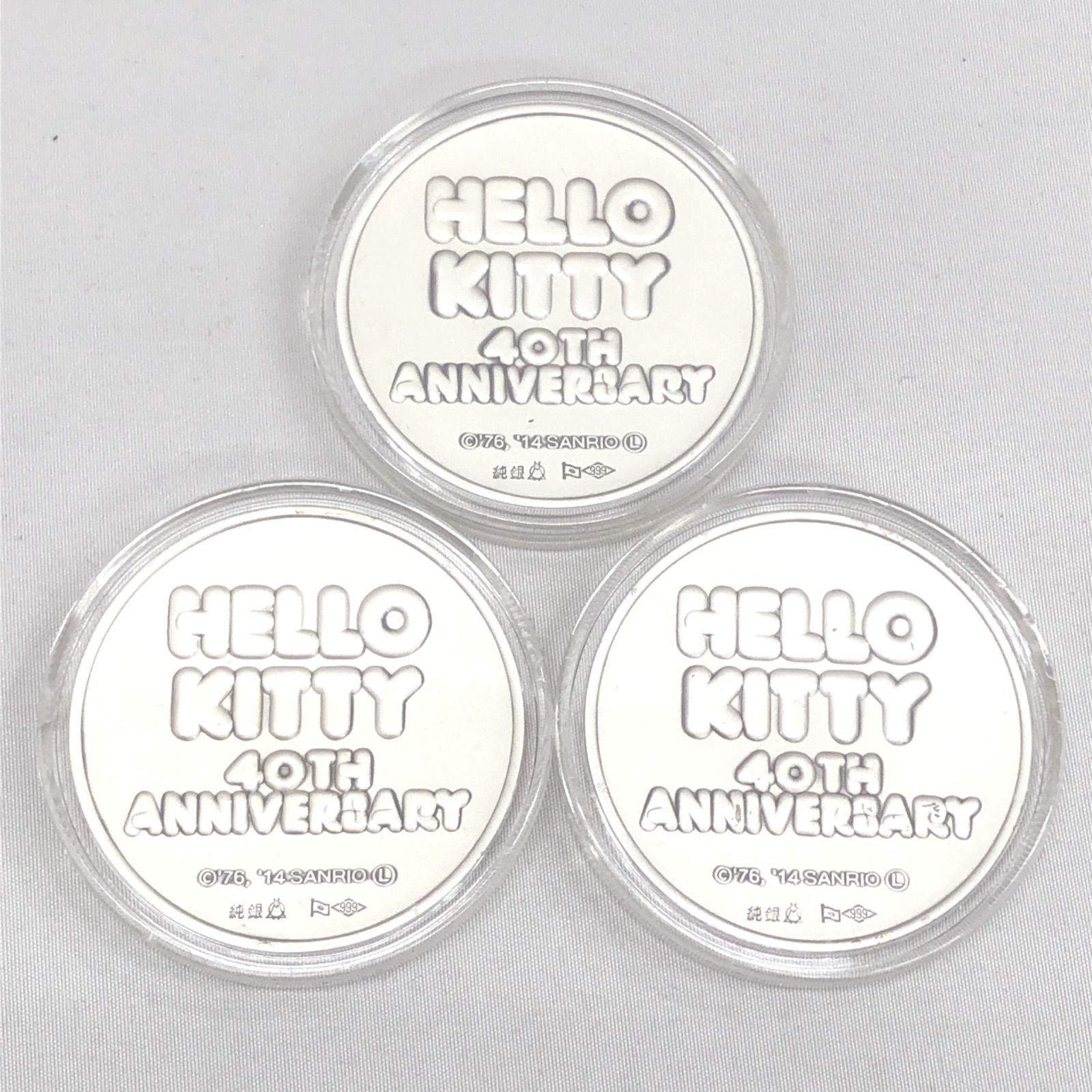 ハローキティ 40周年記念 ヒストリーメダル 純銀製3枚セット - メルカリ