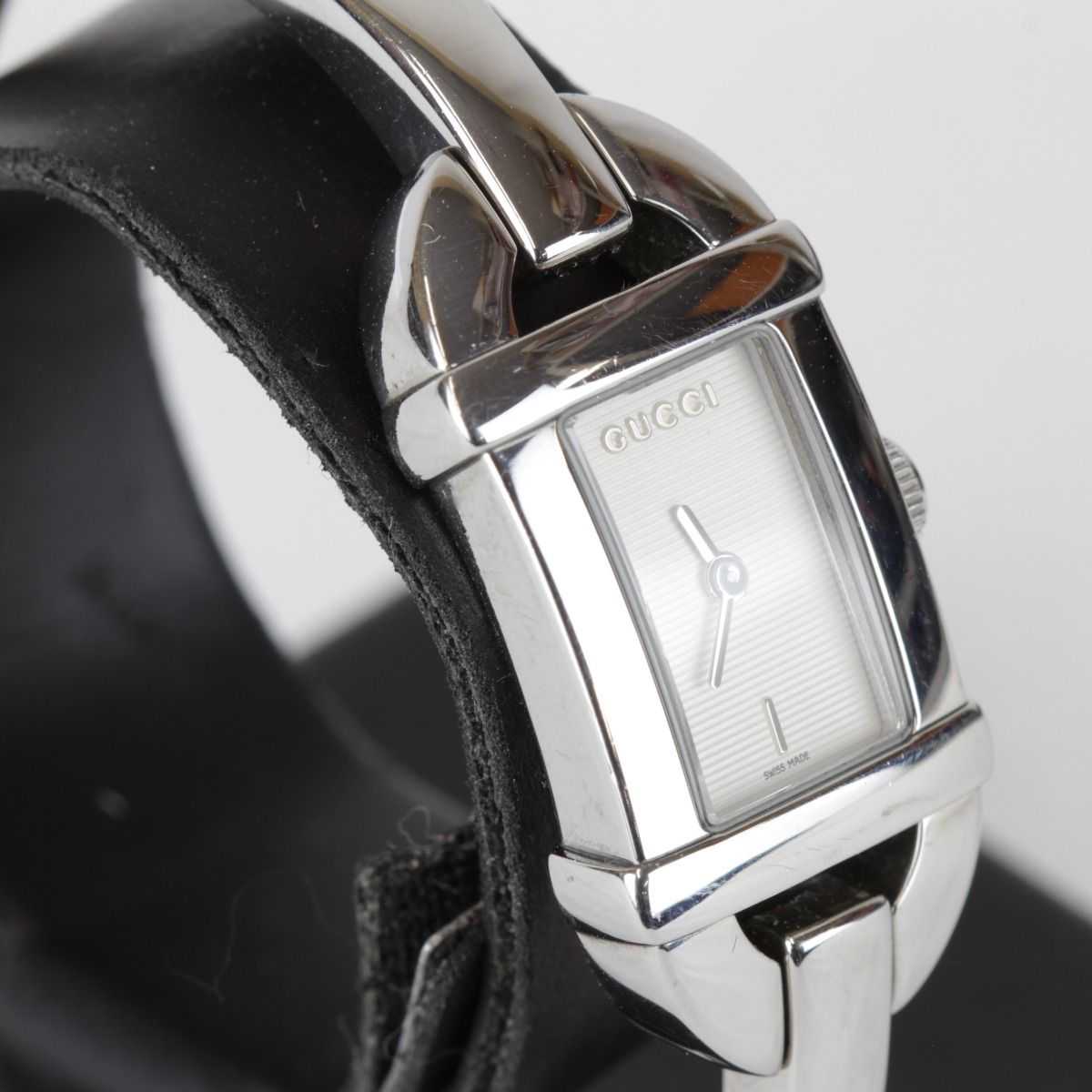 良品『USED』GUCCI【グッチ】 バングルウォッチ 6800L 箱有 腕時計