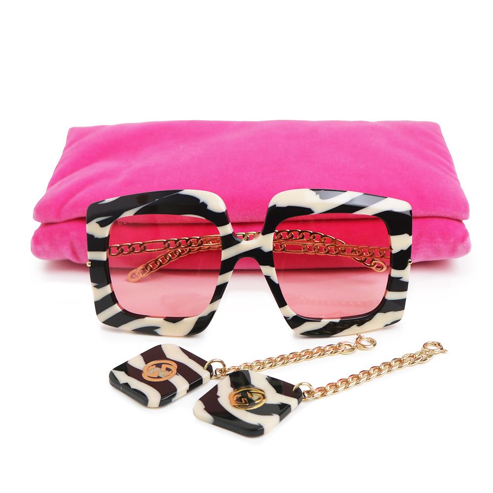 極美品！グッチ GUCCI サングラス　チェーン　インターロッキング チャーム付 グッチ インターロッキングG スクエア チャーム付き サングラス メガネ