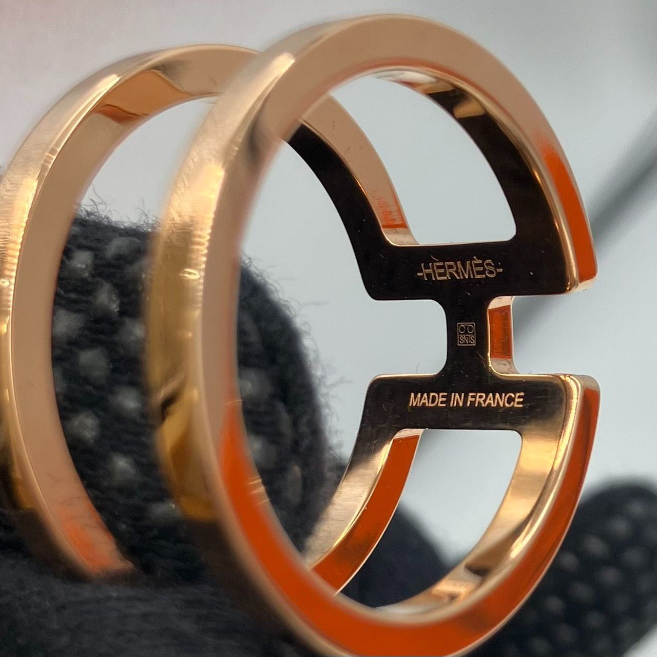 ◇ Hermès / エルメス スカーフリング H・アン・ロン 保存袋付き