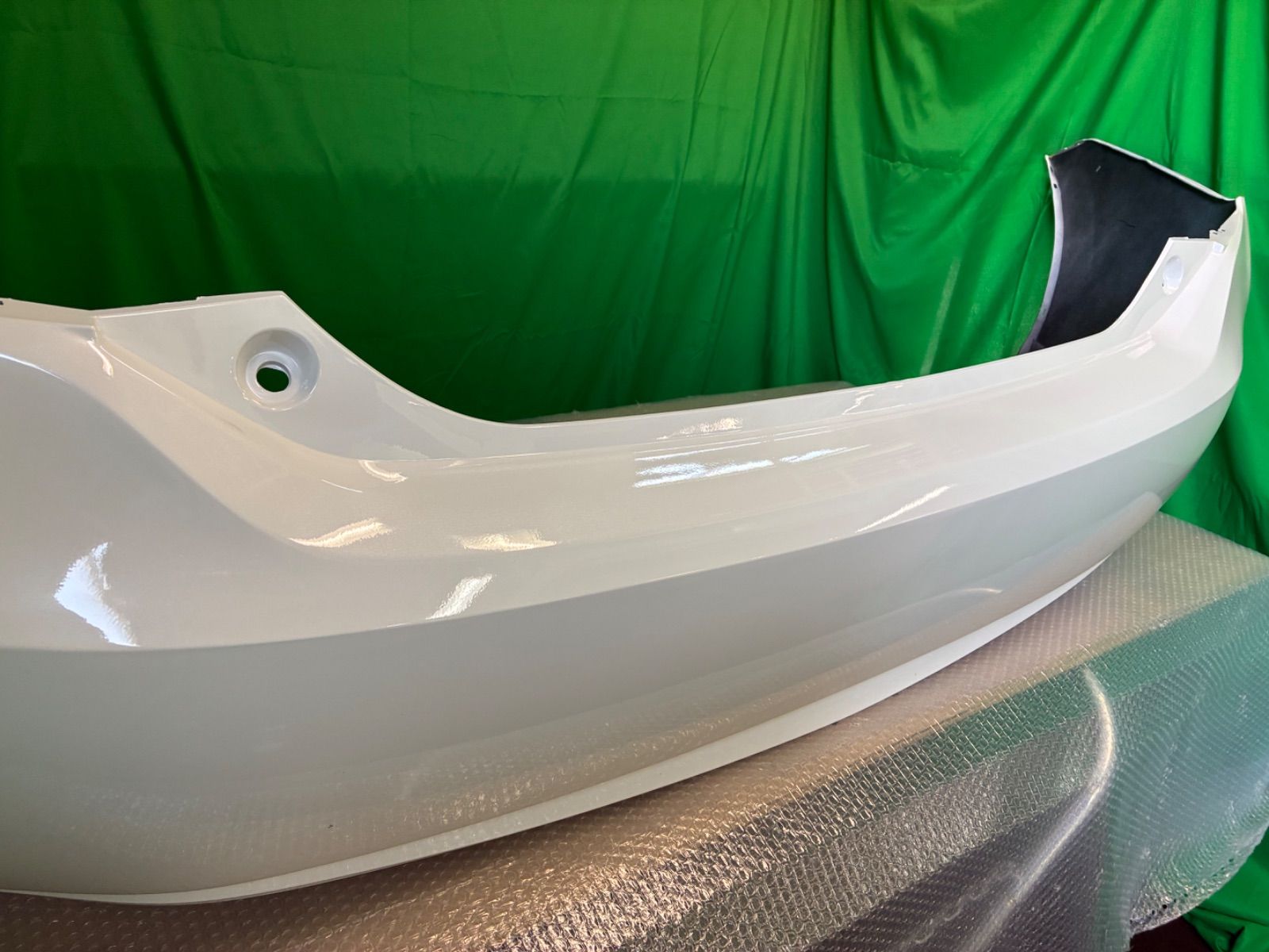 TOYOTA 30系プリウス/30プリウス リアバンパー/ホワイト（070）(訳あり