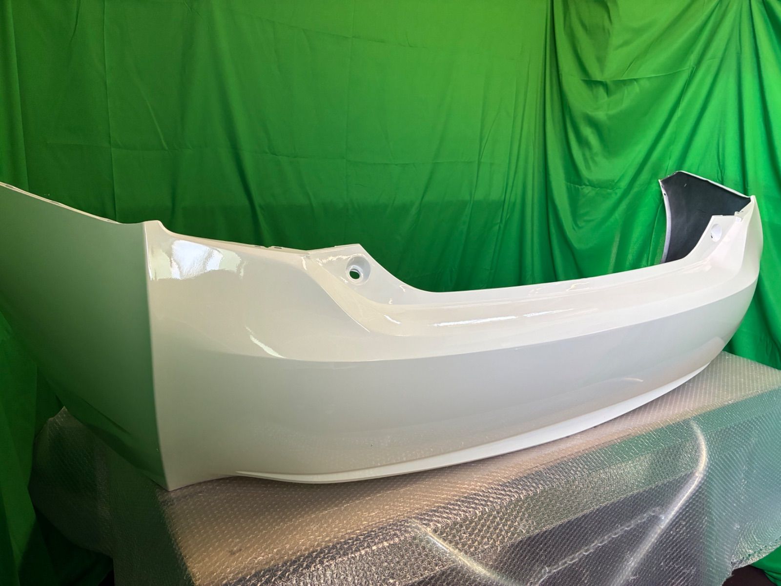 TOYOTA 30系プリウス/30プリウス リアバンパー/ホワイト（070）(訳あり