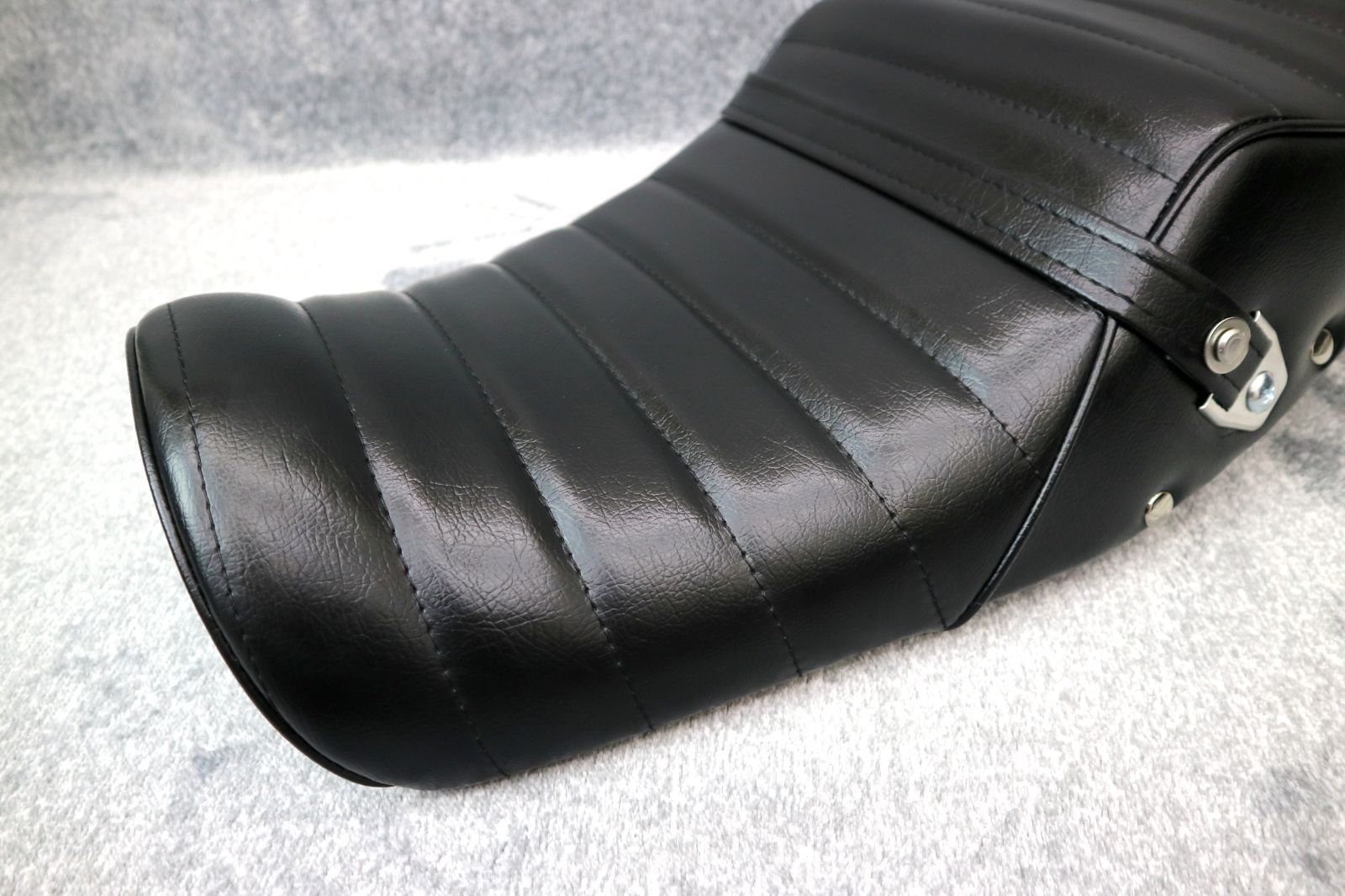 CB400four NC36 鋲打ち 黒皮 タックロールシート /完成品BLACKブラック