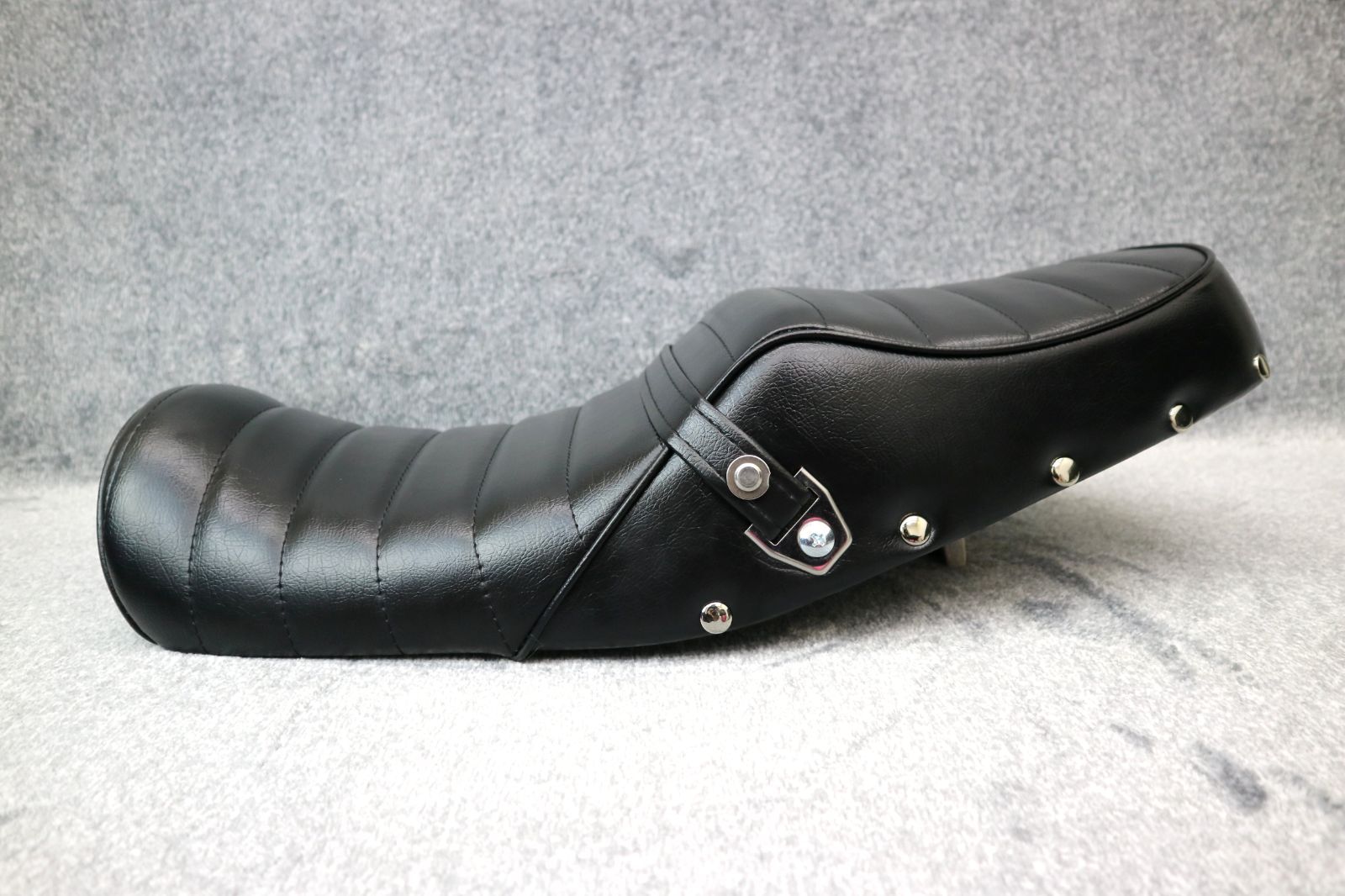 CB400F 新あんこ 鋲打ち 黒皮 タックロールシート/400four CB400F 新あんこ 鋲打ち 黒皮 タックロールシート/400four Amazon