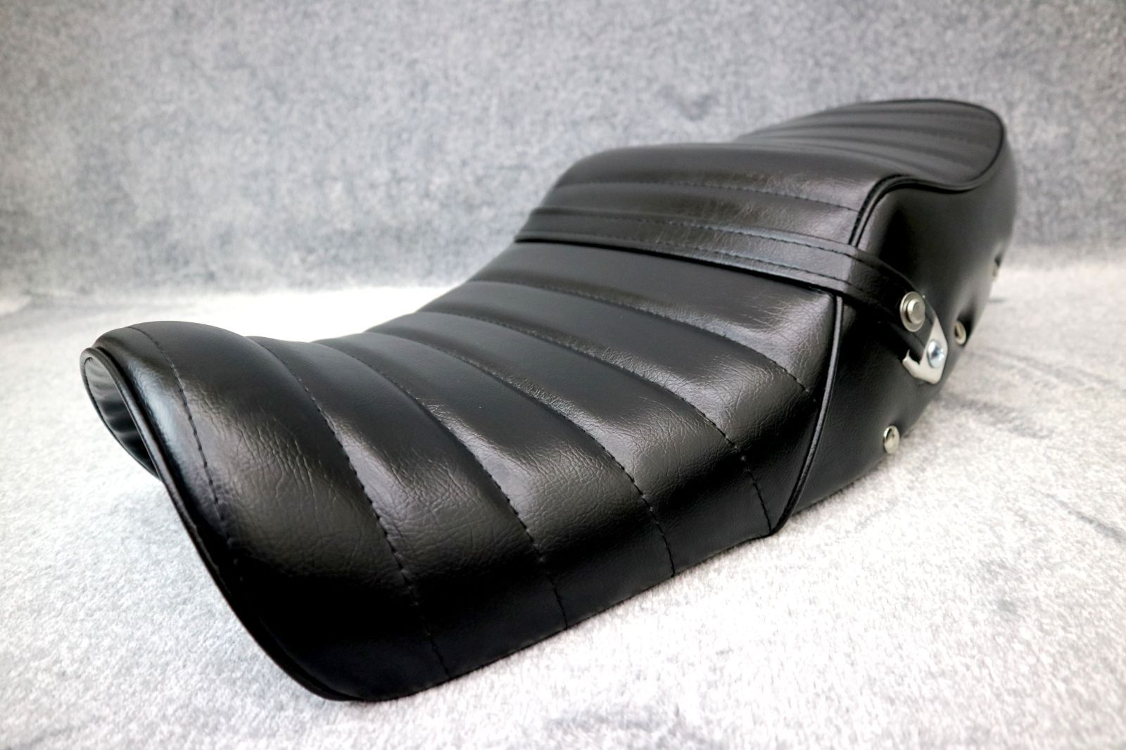 CB400four NC36 鋲打ち 黒皮 タックロールシート /完成品BLACKブラック