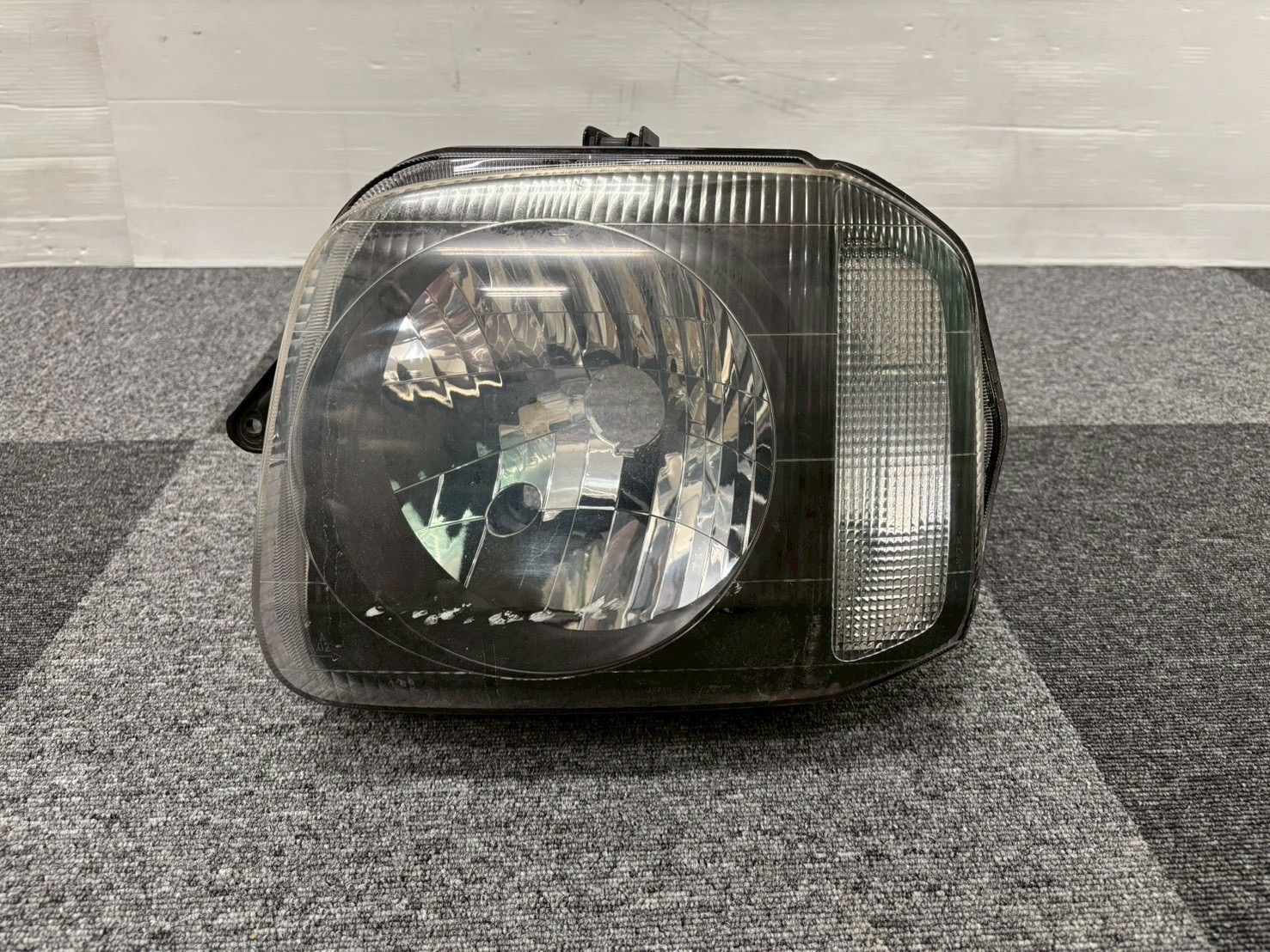 2511-94-01 スズキ ジムニー JB23W ヘッドライト ヘッドランプ