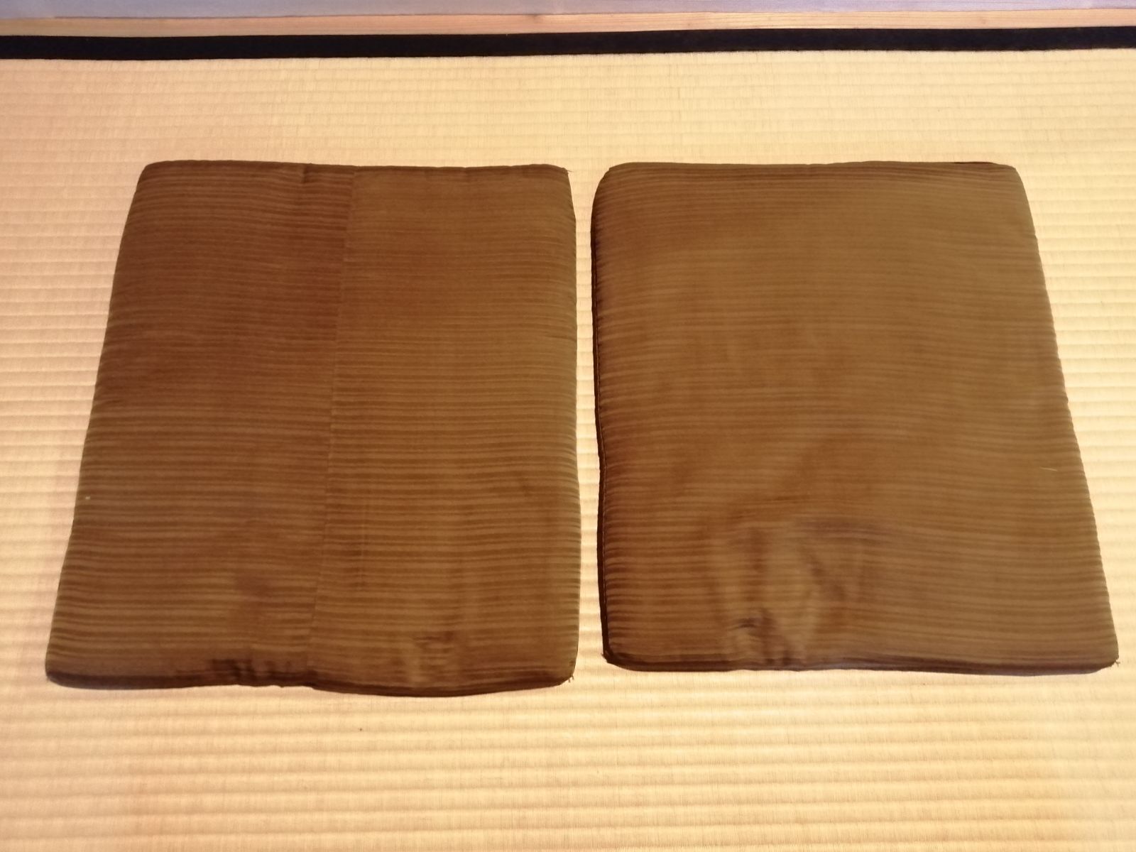 【茶事道具】茶席用座布団５客組②　紬地茶色　小豆色　その他965 茶事道具】茶席用座布団5客組 紬地 茶色、小豆色 その他964