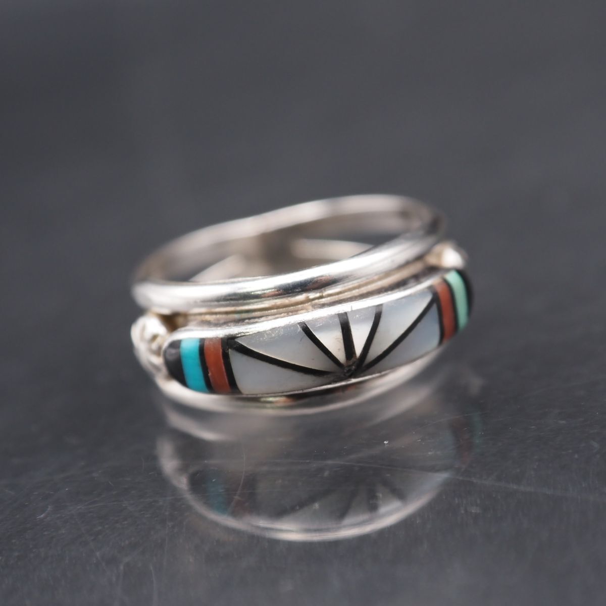 L438 ヴィンテージ ズニ族 Janice Cheama STERLING刻印 リング シェル