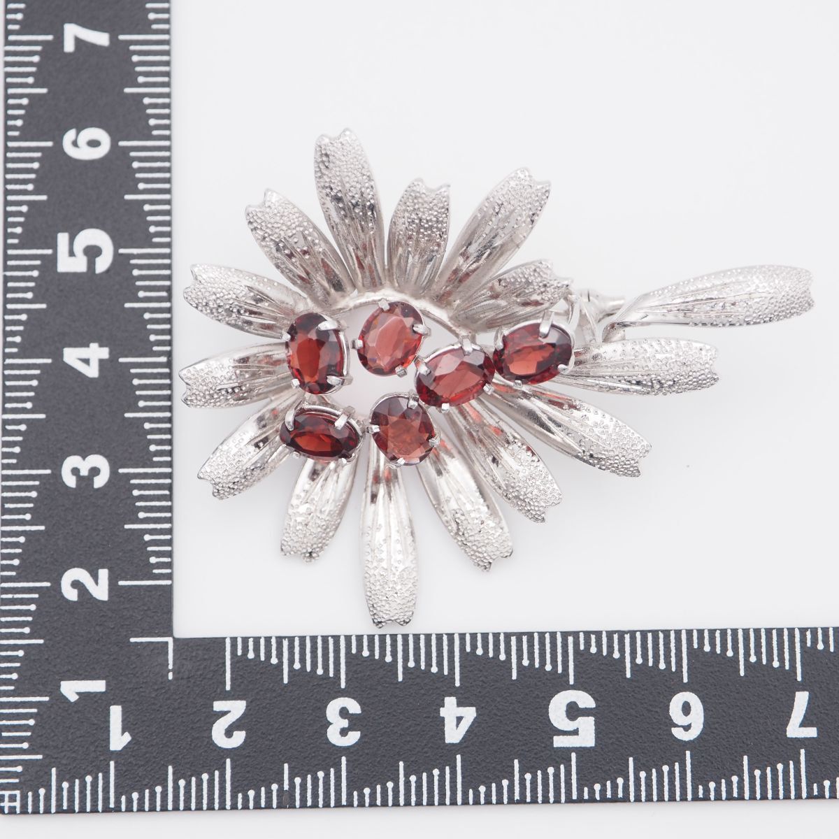 L202 ガーネット 950 SILVER 刻印 ブローチ フラワー デザイン