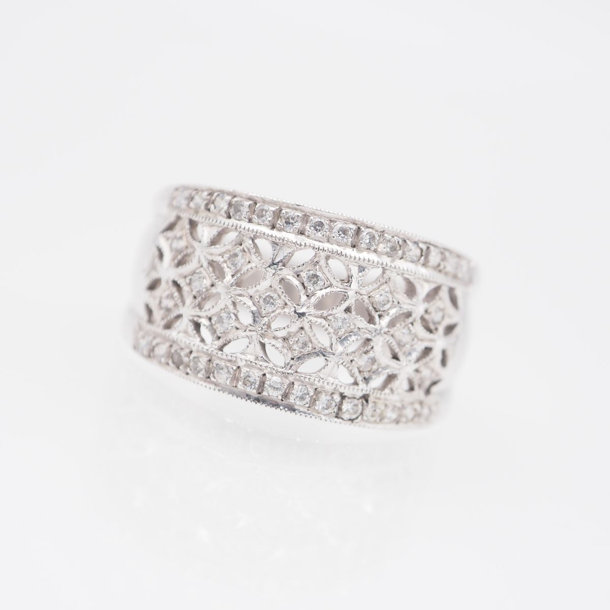 L597 ダイヤモンド風 リング 透かし彫り デザイン シルバー 指輪 13号