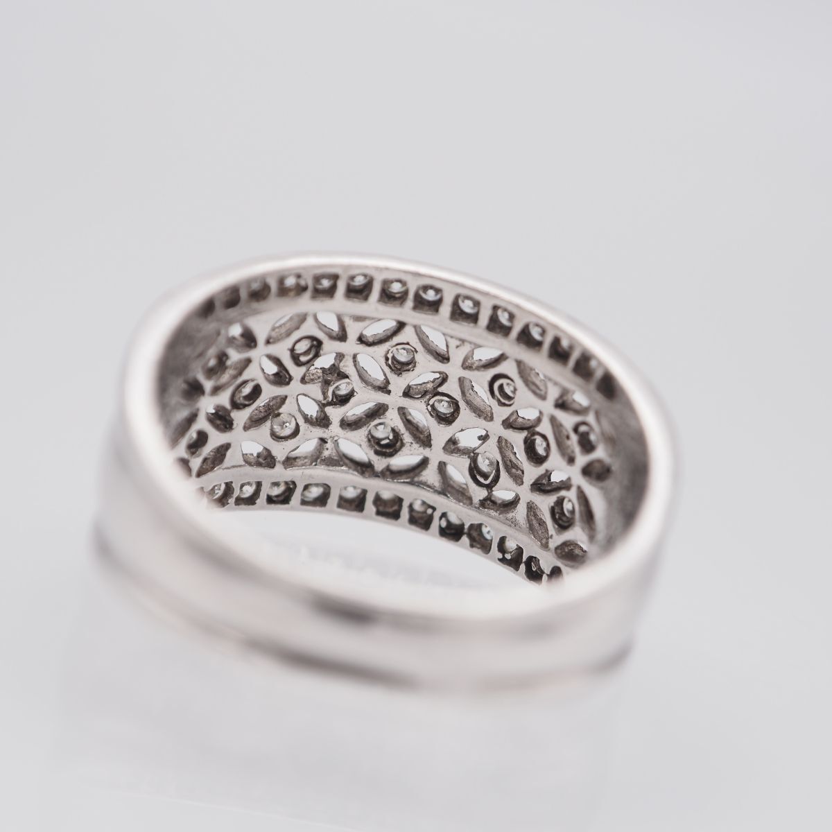 L597 ダイヤモンド風 リング 透かし彫り デザイン シルバー 指輪 13号