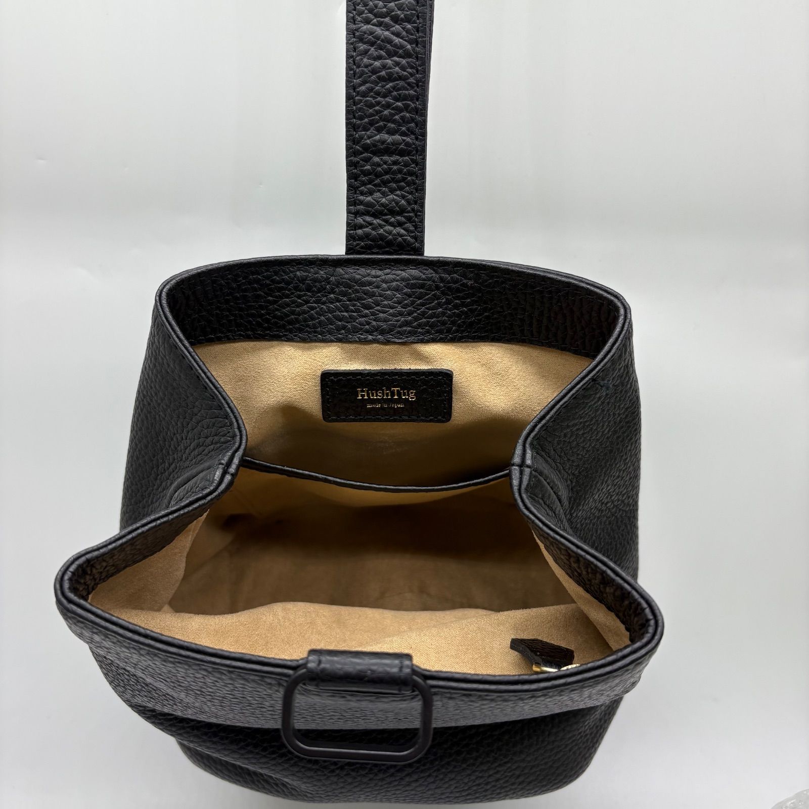 Hushtugハッシュタグ 巾着レザーバッグ ブラック 野方店 - メルカリ
