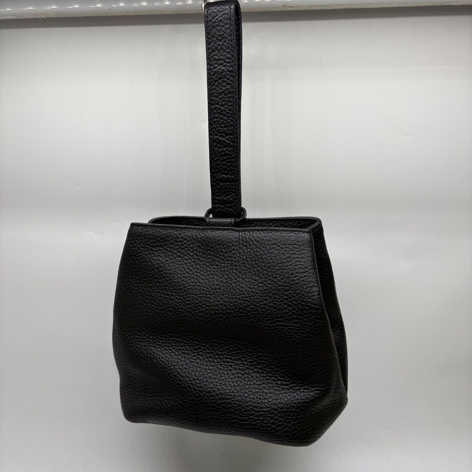 Hushtugハッシュタグ 巾着レザーバッグ ブラック 野方店 - メルカリ