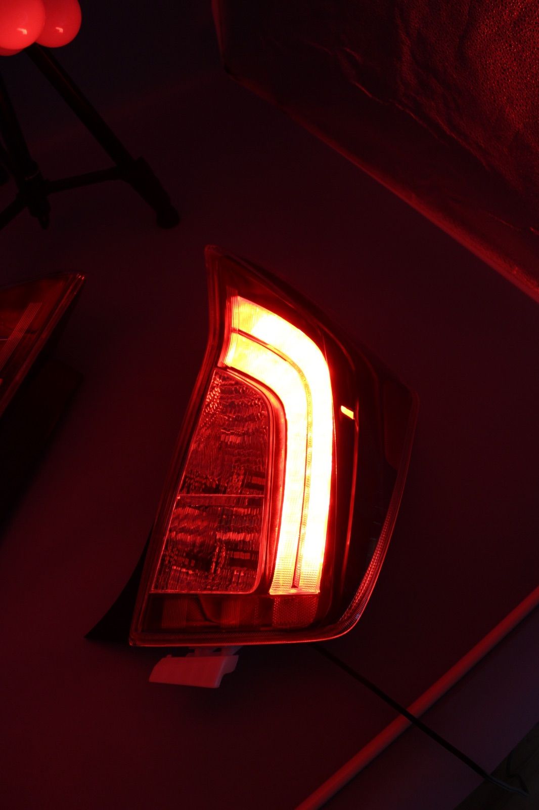 プリウス30系 ZVW30 G's風 US仕様全灯テールランプ【D6】 - メルカリ