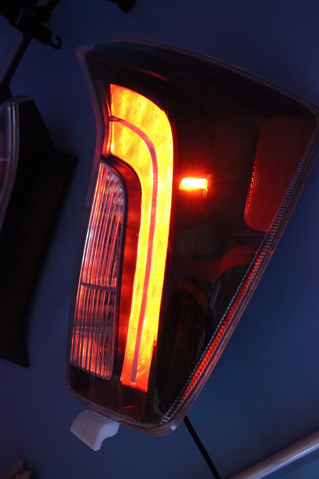 プリウス30系 ZVW30 G's風 US仕様全灯テールランプ【D6】 プリウス30系 ZVW30 G's風 US仕様全灯テールランプ【D6】｜Yahoo