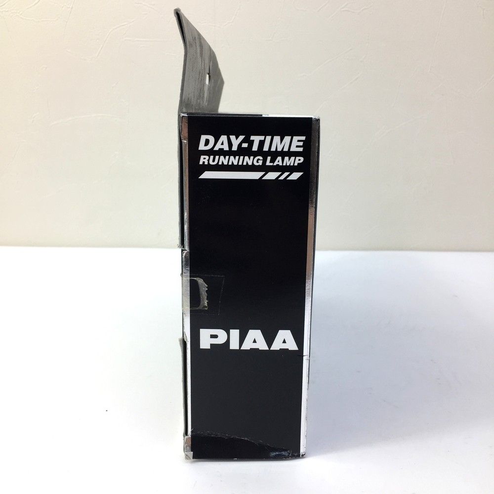 未使用品 PIAA ピア L-232 DR185 ホワイト 6000K DAY-TIME RUNNING 