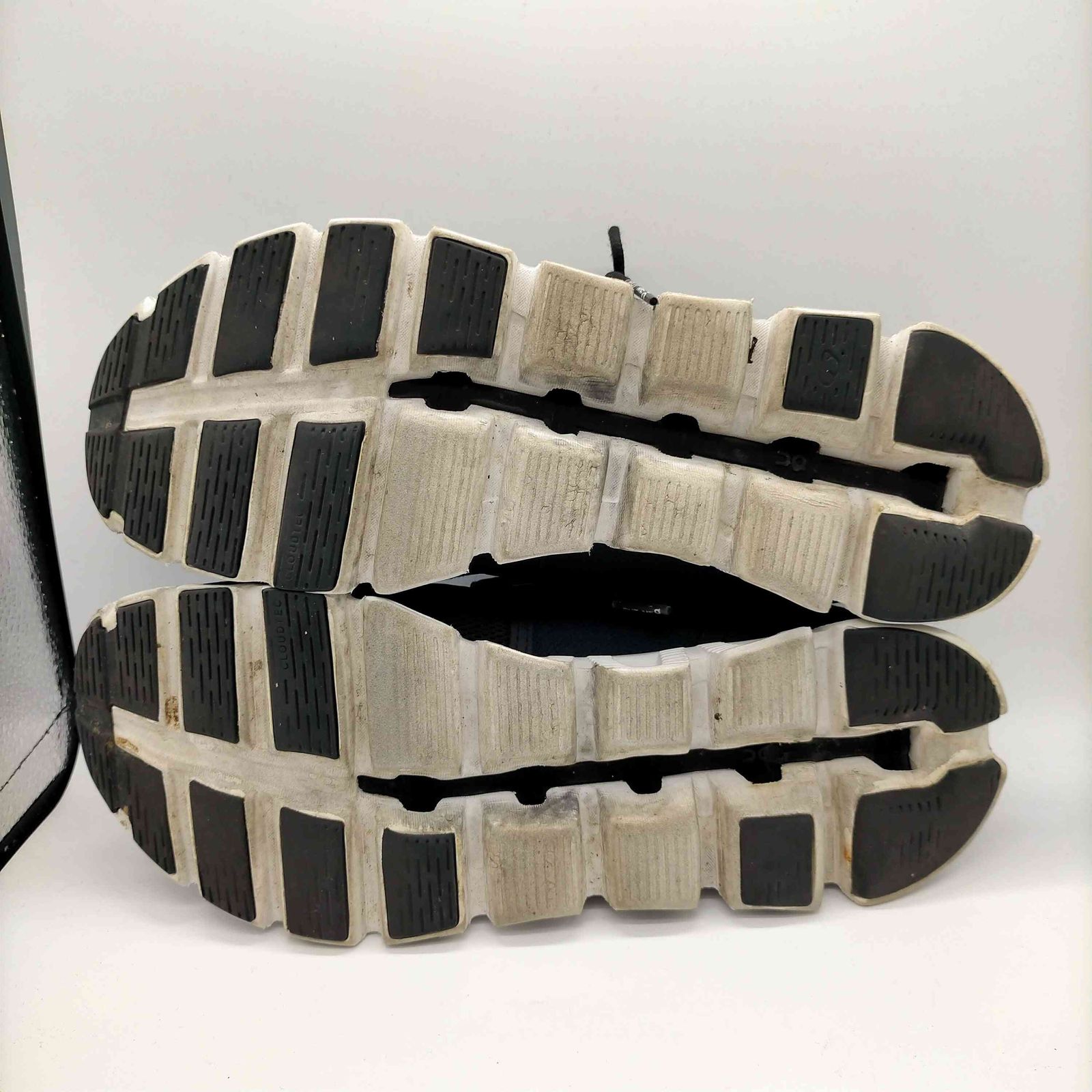 オンランニング On Running Cloud 5 メンズ JPN：27 - メルカリ