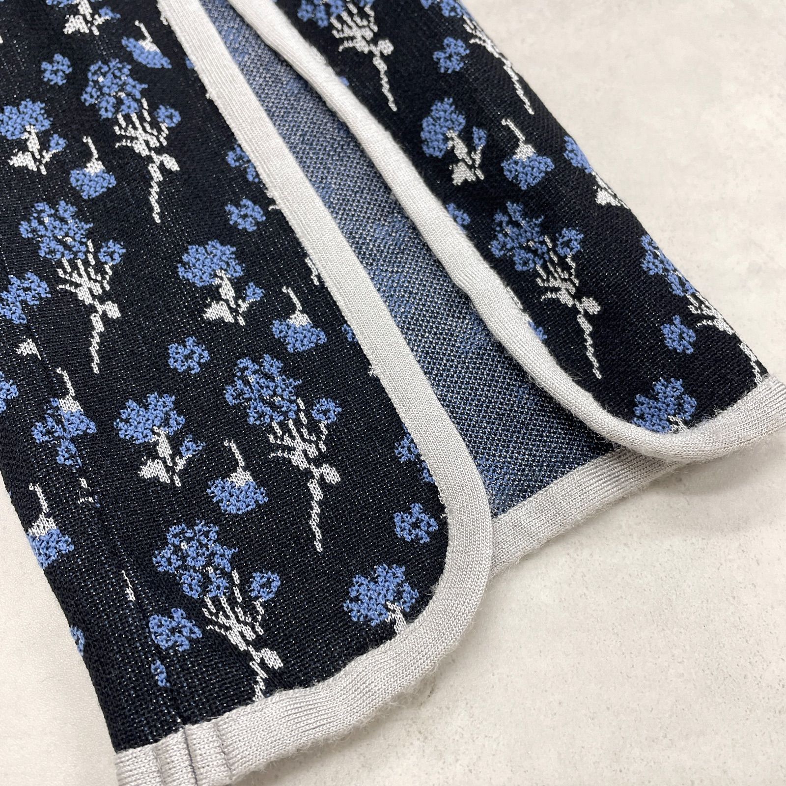 mame kurogouchi ニットスリットパンツ 小花柄 size 1 Mame Kurogouchi マメクロゴウチ 2023SS ニットパンツ スリット 花柄