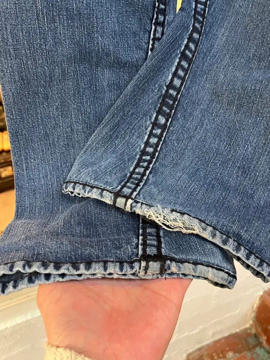 TRUE RELIGION JOY ブーツカットデニム 30/33 TRUE RELIGION True 