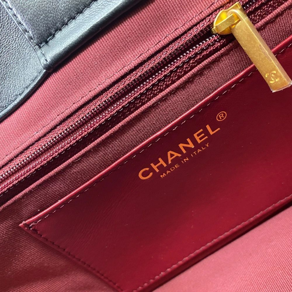 【新品】CHANEL シャネル マトラッセ 2WAYバッグ レザー 黒 ゴールド金具 AS4188 ブラック ココマーク CCロゴ ゴールドプレート ハンドバッグ 軽量バッグ チェーンショルダー レディース 【ブランドギャラリー東心斎橋店】 楽天市場】【新品】CHANEL シャネル マトラッセ 2WAYバッグ レザー 黒