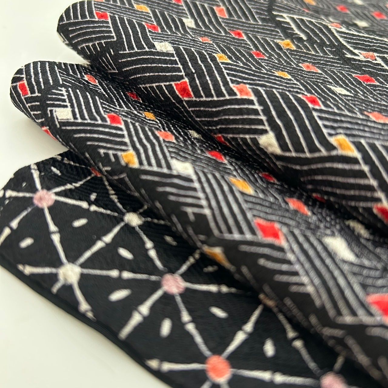 小紋付下げ モノトーン 総絞り 裄65.5 可愛い絞り染め 正絹 着物 MK